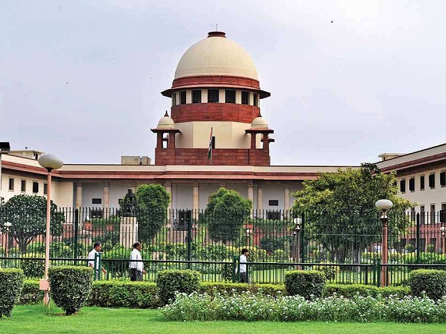Supreme Court ने लगाई केंद्र सरकार को फटकार, माँगा जवाब