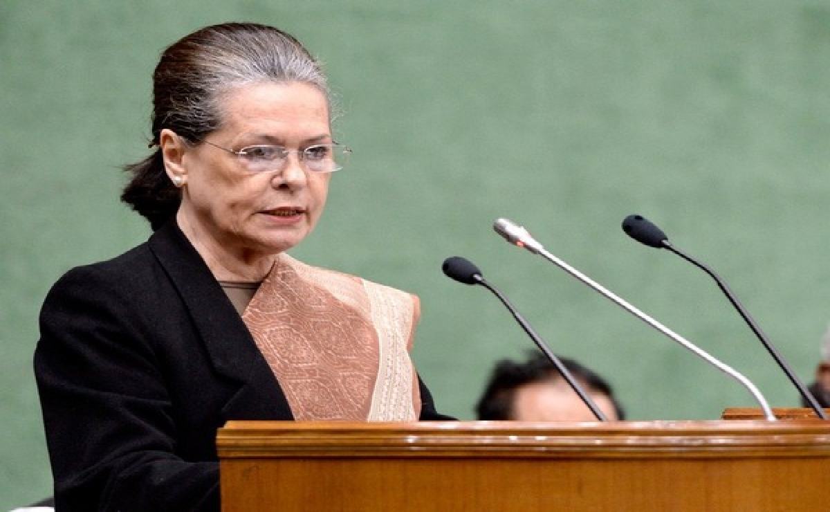 महामारी के हालातों में नफरत फैलाती भाजपा- Sonia Gandhi