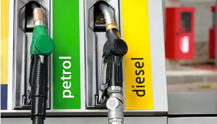 Aap Vs BJP Who is responsible for the rising prices of Petrol Diesel in Delhi