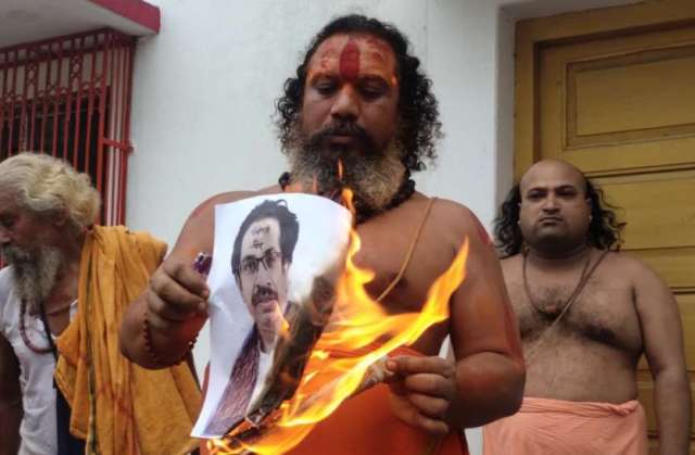 Kangana got support from Ayodhya Sant Samaj demands this