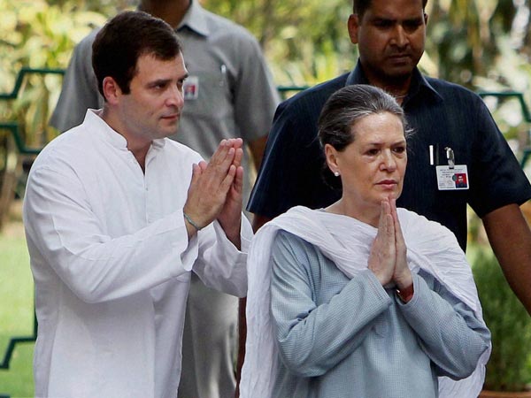 Delhi में बढ़ते प्रदूषण के कारण Sonia Gandhi के साथ Goa पहुंचे Rahul Gandhi