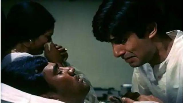 In real life Rajesh Khanna played Anands character like this
