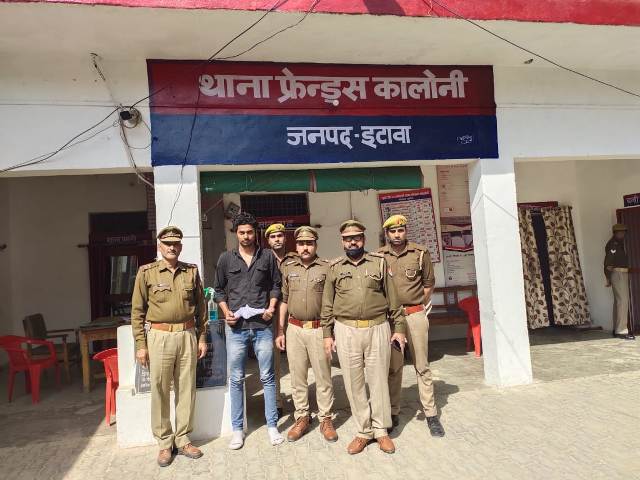 Etawah Crime News UP Police confiscates the dreaded gangster in large numbers