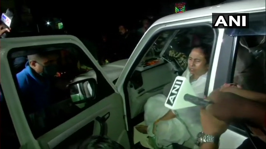 नंदीग्राम में Mamata Banerjee हुई घायल, BJP ने लगाया सहनुभूति लेने का आरोप