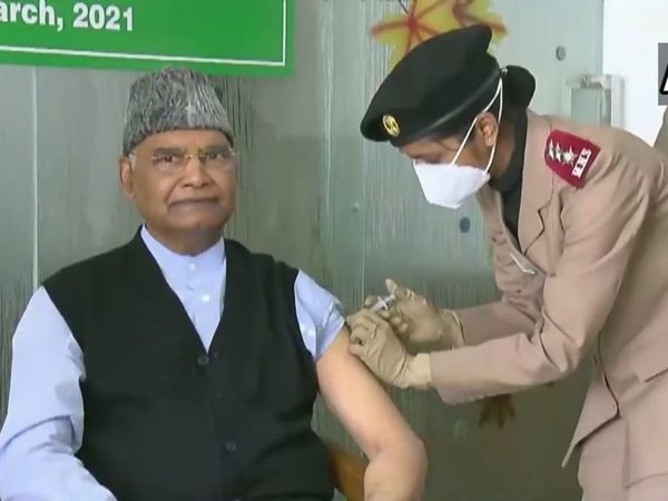 BREAKING: राष्ट्रपति राम नाथ कोविंद ने भी ली COVID-19 vaccine की पहली खुराक