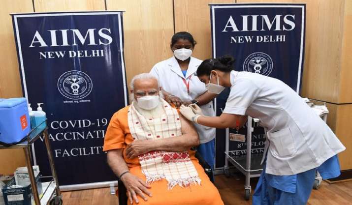 PM Modi ने AIIMS में COVID-19 वैक्सीन की ली दूसरी खुराक