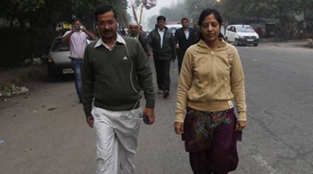 Shadow of Corona threatens Chief Minister Arvind Kejriwals family this family member is hospitalized