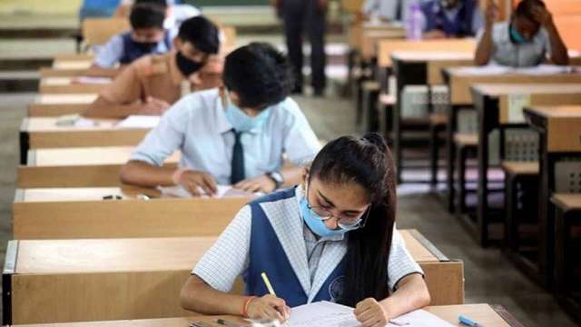 Education Minister Ramesh Pokhriyal 'Nishank' will clear the doubts of girl students regarding the Central Board of Secondary Education (CBSE) Class 10 and Class 12 (Class 12 CBSE exam results) examinations today (25 June 2021) at 4 pm. Announcing the plan of his live interaction with the students today, in his social media post, Pokhriyal wrote that regarding the doubts in your mind regarding CBSE examinations, I will be on social media on June 25, 2021 at 4:00 PM. I will try to answer you through this.