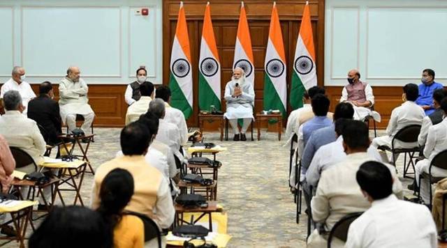 Prime Minister Narendra Modi, while presiding over the first meeting of the expanded Council of Ministers on Thursday (July 8, 2021), asked the new ministers to meet their predecessors and take advantage of their experience. The Prime Minister also reportedly asked the ministers to be punctual and work tirelessly for the general public. According to sources, PM Modi asked the new ministers to use the symbols of those ministers who used to hold the portfolio before him. Especially those who are no longer part of the council, the PM praised those ministers for working in their ministries and advised the new ministers to meet them and hold consultations. So that the new cabinet ministers can handle the work of their respective ministries expeditiously.