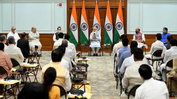 PM Modi's New Cabinet: जानिए पीएम मोदी के नए मंत्रिमंडल में किसे क्या मिला, देखें पूरी लिस्ट