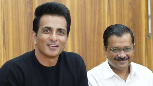 During the Corona crisis during the year 2020, Bollywood star Sonu Sood came out as a messiah for many people. He was constantly in the headlines for helping people. Recently, Delhi Chief Minister Arvind Kejriwal met him and jointly addressed a press conference. In which the Chief Minister of Delhi said that the Delhi government has made Sonu Sood as the brand ambassador of the 'Mentor of the country' program. Under this initiative, students will be given guidance to choose their career.