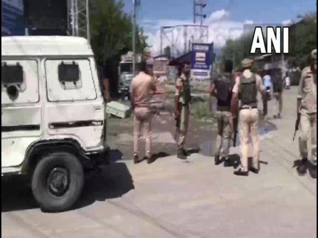 A Central Reserve Police Force (CRPF) jawan was badly injured after terrorists hurled a grenade at security forces near PP Chanpora in Srinagar.