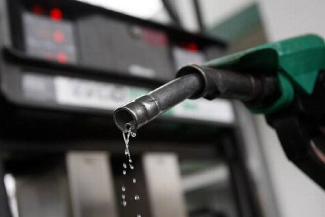 Petrol and Diesel Price: Petrol and diesel prices rose together for the second consecutive day today (October 1, 2021) amid volatility in global crude oil prices and touching the upper level, crude oil prices touched a record $ 78 per barrel. level remained.