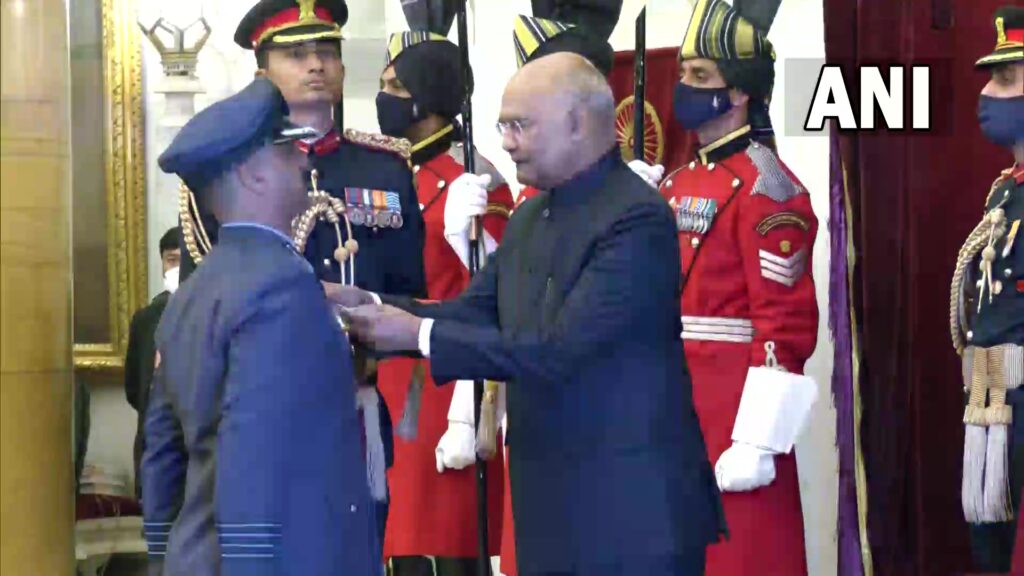 Sapper Prakash Jadhav, Group Captain Abhinandan Varthaman, who shot down a Pakistani F-16 fighter plane as Wing Commander in February 2019, was awarded the Vir Chakra by President Ram Nath Kovind for his service during the ceremony today.