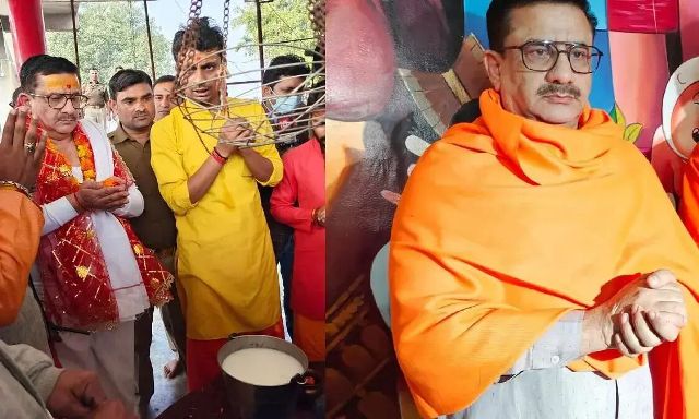 Wasim Rizvi, former chairman of the Uttar Pradesh Shia Waqf Board, converted to Hinduism on Monday (6 December 2021) after being expelled from Islam.