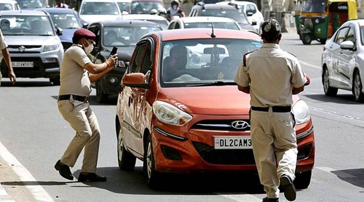 Delhi में अब निजी कारों में बिना मास्क के यात्रा करने वालों पर नहीं लगेगा कोई जुर्माना