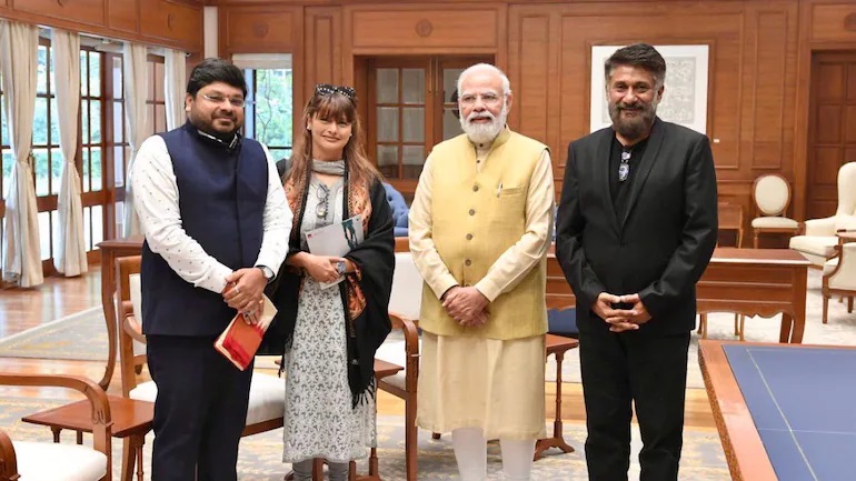 #TheKashmirFiles: कश्मीर फाइल्स की टीम ने PM Narendra Modi से की मुलाकात, फिल्म के लिए मिली सराहना