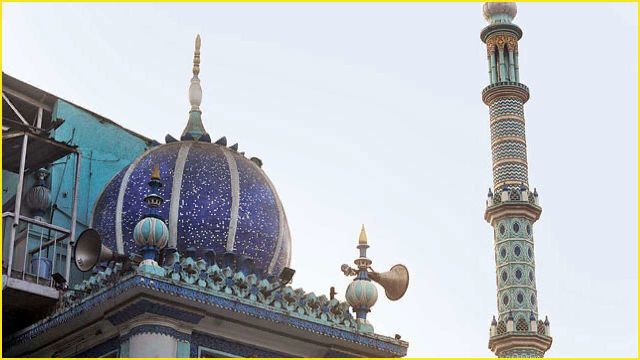 Azaan Controversy Bengaluru Police Commissioner Kamal Pant on Thursday (7 April 2022) said that Bengaluru Police on Thursday issued notices to 301 mosques, temples, churches and other establishments to use their loudspeakers within the prescribed decibel level.