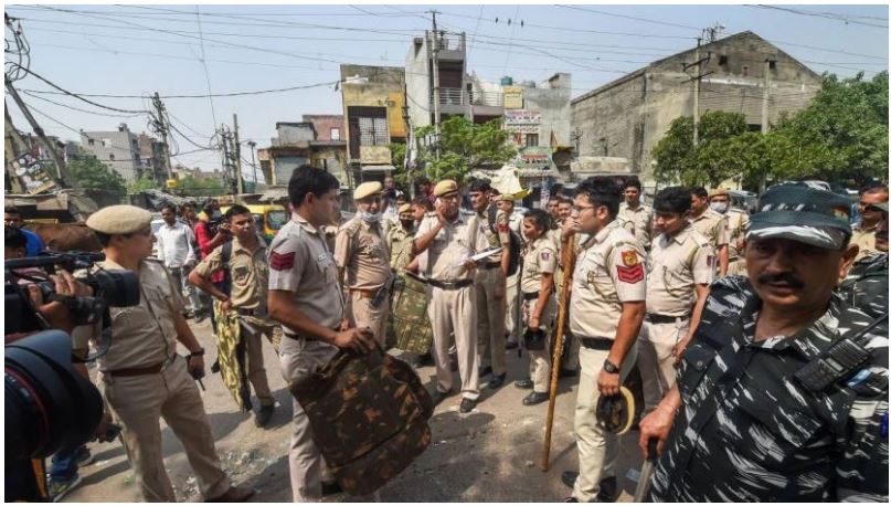 After the communal clashes during Hanuman Jayanti procession in Delhi, the latest reports of violence are coming to the fore again today (18 April 2022) from Jahangirpuri Violence.