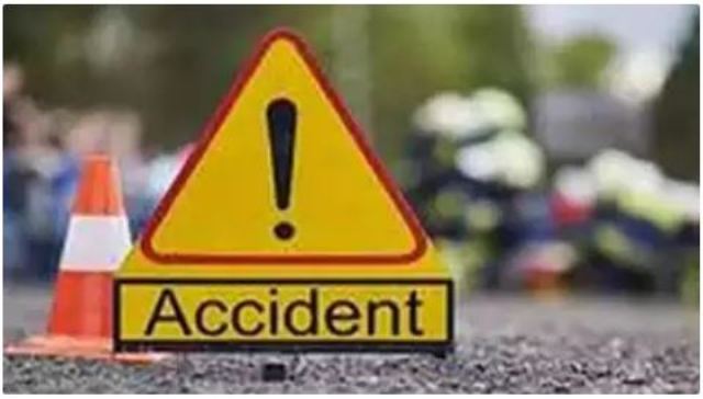 Three bike riders were killed in a collision with a bus carrying police officers on the Chhapra-Siwan Highway in the early hours of today (12 October 2022) in Bihar.