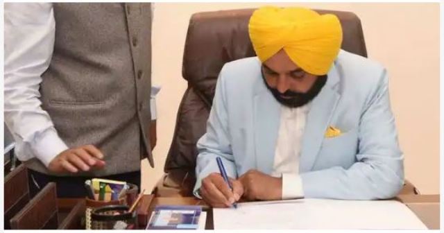 The BJP and the Congress today (October 12, 2022) launched a scathing attack on the Aam Aadmi Party (AAP) over the demand of the Bhagwant Mann-led Punjab government to resume business relations with Pakistan.