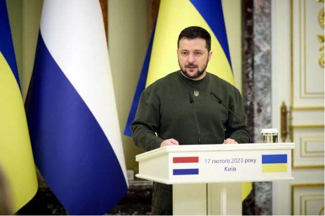 Russia Ukraine War Ukrainian President Volodymyr Zelensky (President Volodymyr Zelensky) on Friday (February 17) has requested the Western war powers to maintain a rapid supply of weapons