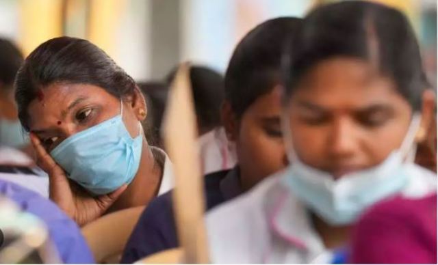 Many people in the country are suffering from flu, in which symptoms of fever, cough and difficulty in breathing are visible.