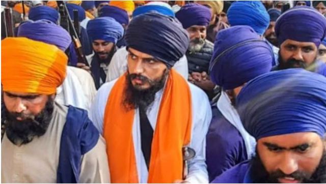 Today (March 18, 2023) in a major crackdown against self-styled fundamentalist Sikh preacher Amritpal Singh, the Punjab Police allegedly detained six of his associates.