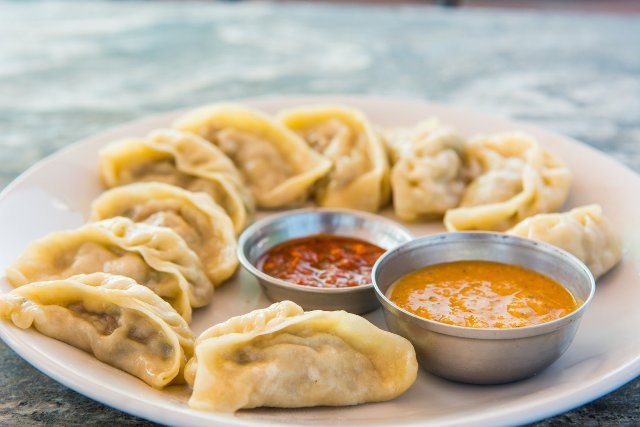 Momos is a very famous dish in India. The craze of people of all ages regarding veg or non-veg momos is worth watching.