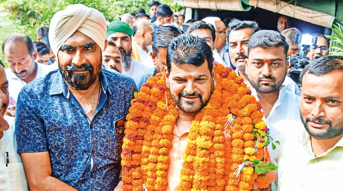 Wrestlers Protest When the protest against the Wrestling Federation of India (WFI) President and BJP MP Brij Bhushan Sharan Singh (MP Brij Bhushan Sharan Singh) started for the first time due to allegations of sexual harassment, it was seen as an issue limited to the wrestlers of Haryana. Seen on