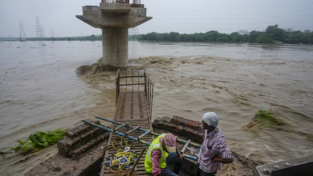 Flood Situation in Delhi Today (July 12, 2023), the water level of Yamuna River, which is in spate in Delhi, touched its highest ever level of 207.55 metres, breaking the record of 44 years.