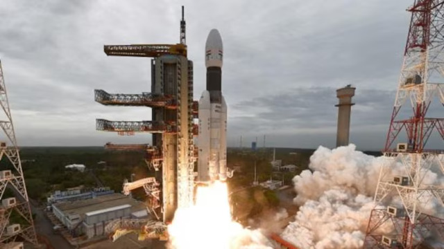 Chandrayaan-3 Mission The wait is over for people across the country as the GSLV Mark 3 (LVM 3) heavy-lift launch vehicle lifted off from the Satish Dhawan Space Center in Sriharikota, Andhra Pradesh as per the scheduled time. Space Center) successfully flew.
