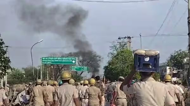 Communal Tension in Haryana In the early hours today (August 1, 2023), a mob of 70-80 people allegedly set fire to a mosque in Gurgaon and killed the Naib Imam.