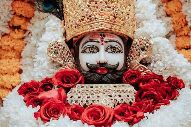 Baba Khatu Shyam is the awakened deity of Kali Yuga, Baba has taken a commitment to provide shelter to the losers and the weak. Shyam Baba is actually the grandson of Pandava Bhima and the son of Ghatotkach.