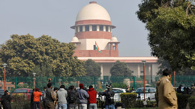 The Supreme Court today (16 August 2023) asked the railway authorities to maintain status quo for 10 days in the matter of removal of alleged encroachment from railway land near Shri Krishna Janmabhoomi in Mathura, Uttar Pradesh. issued a stay order.